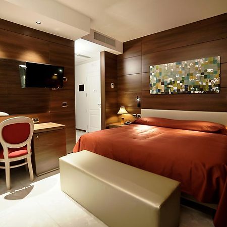 Family Center Hotel อาตาเนลูกานา ภายนอก รูปภาพ