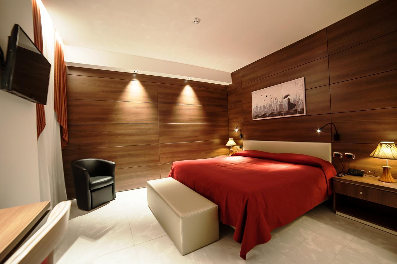 Family Center Hotel อาตาเนลูกานา ภายนอก รูปภาพ