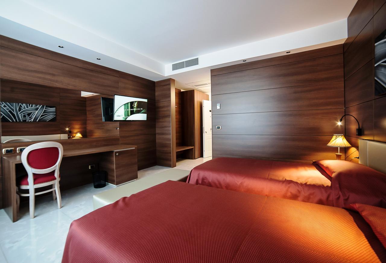 Family Center Hotel อาตาเนลูกานา ภายนอก รูปภาพ
